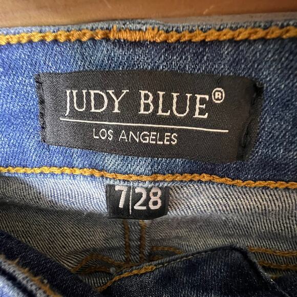 Judy Blue Jeans Womens Size 7/28 Medium Wash Tulip Raw Hem Cotton Blend - Picture 2 of 16